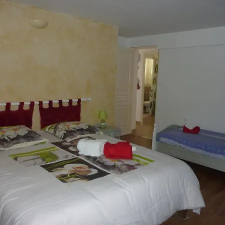 De 2 En Rez-de-chaussee D'une Maison Apartament