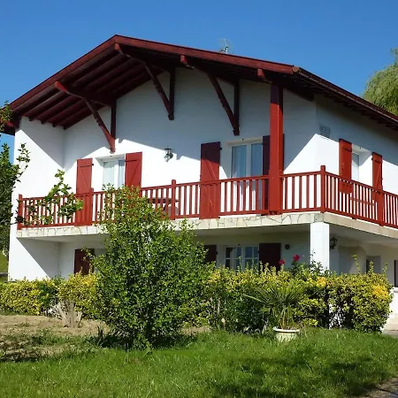 Appartement De 2 Chambres En Rez-De-Chaussee D'Une Maison *