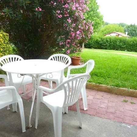 De 2 En Rez-de-chaussee D'une Maison Bardos