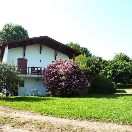 Apartament De 2 En Rez-de-chaussee D'une Maison Bardos