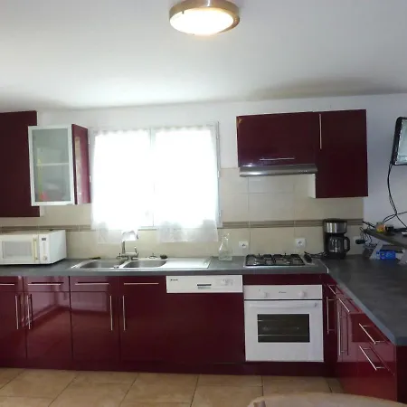 De 2 En Rez-de-chaussee D'une Maison Apartament