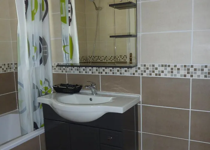 De 2 En Rez-de-chaussee D'une Maison *